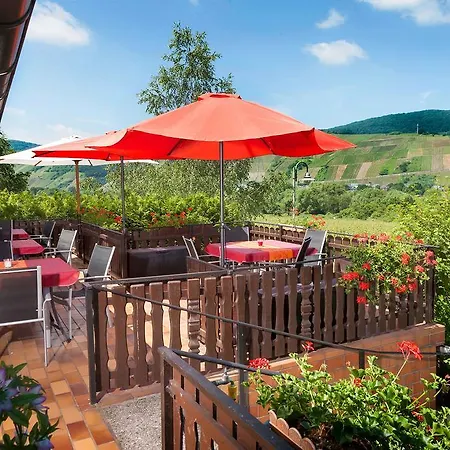 Und Weingut Moselblick 3*