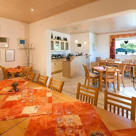 Und Weingut Moselblick 3*