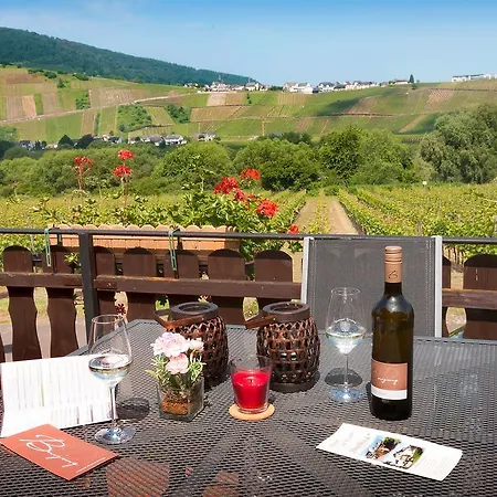 Und Weingut Moselblick 브라운버그